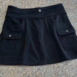 Athleta Fleece Lined Black Mini Cargo Skirt with Pockets - Size small